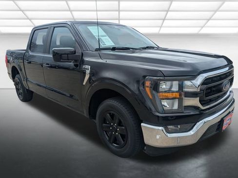 Used 2023 Ford F150 XLT image 1