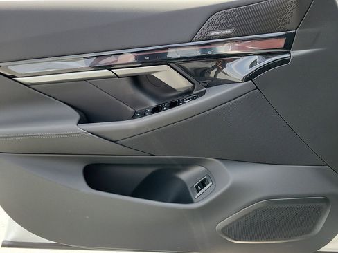 New 2026 BMW i5 eDrive40 w/ Convenience Package RWD image 20