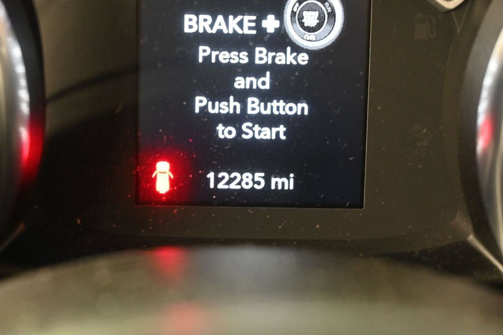 Used 2023 Jeep Wrangler Sport AWD/4WD image 33