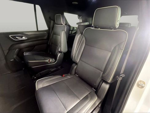 Certified 2022 GMC Yukon SLT w/ SLT Luxury Package RWD image 19