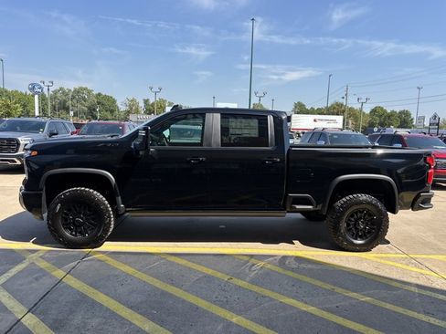 New 2026 Chevrolet Silverado 2500 ZR2 w/ LPO, Dark Essentials Package AWD/4WD image 8