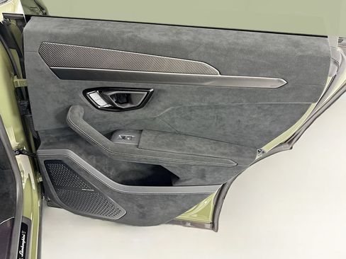 Used 2024 Lamborghini Urus Performante AWD/4WD image 26
