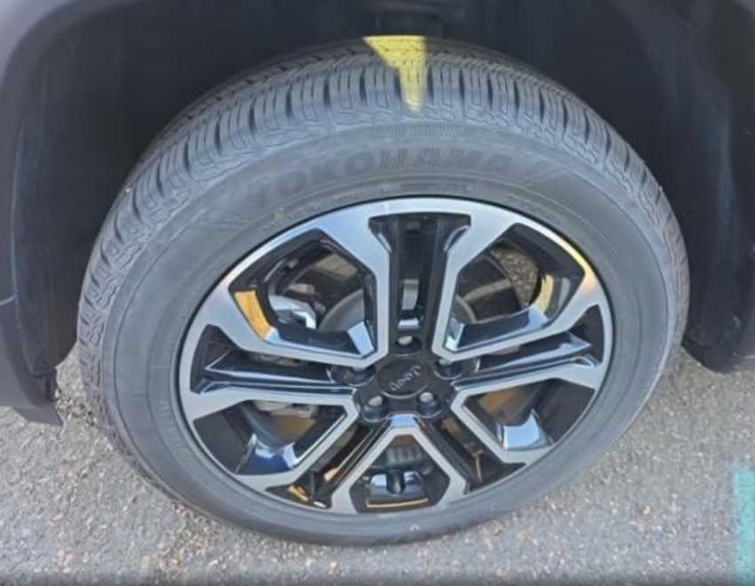 Used 2024 Jeep Compass Limited AWD/4WD image 8