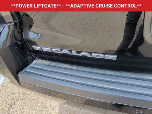 Used 2019 Cadillac Escalade ESV Premium Luxury image 11