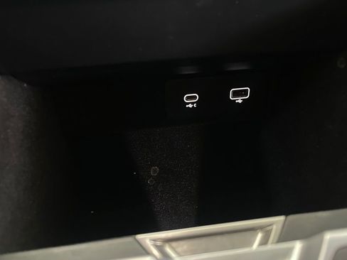 Used 2024 Land Rover Range Rover Sport SE image 36