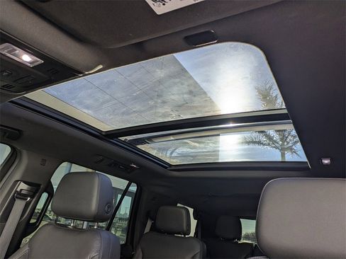 Used 2021 Chevrolet Tahoe Z71 image 21