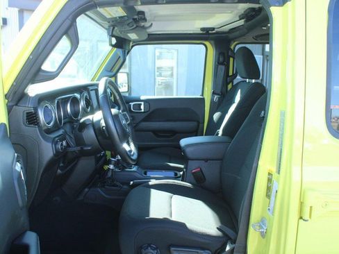 Used 2023 Jeep Wrangler Unlimited Sahara w/ Cold Weather Group image 8