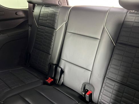 Used 2025 Cadillac Escalade Sport Platinum w/ LPO, ONYX Package AWD/4WD image 19