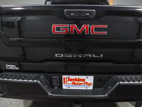 Used 2021 GMC Sierra 2500 Denali w/ Denali Ultimate Package AWD/4WD image 8