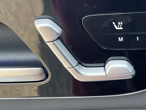 Used 2025 Mercedes-Benz GLC 300 image 20