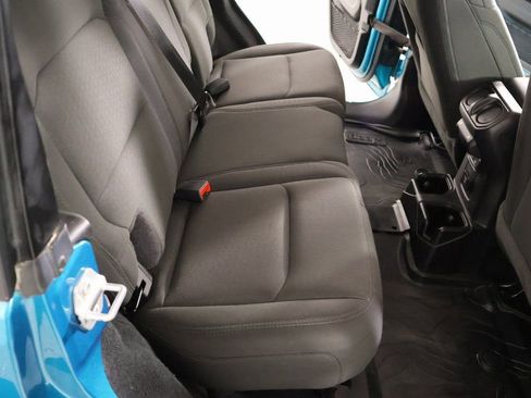 Used 2019 Jeep Wrangler Unlimited Sahara image 13