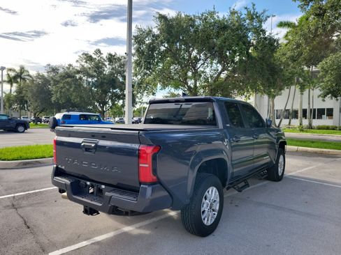 Certified 2025 Toyota Tacoma SR5 AWD/4WD image 7