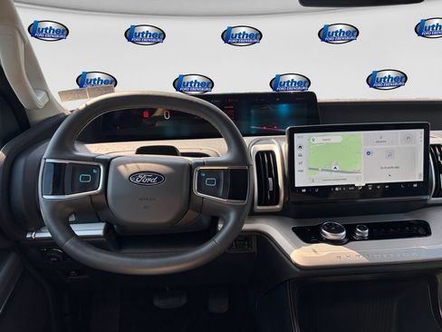 Used 2025 Ford Expedition Max Active AWD/4WD image 18