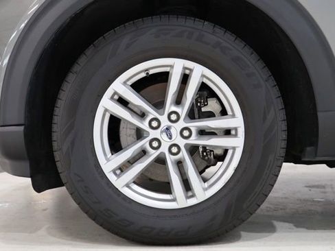 Used 2020 Ford Explorer XLT w/ Comfort Package AWD/4WD image 9