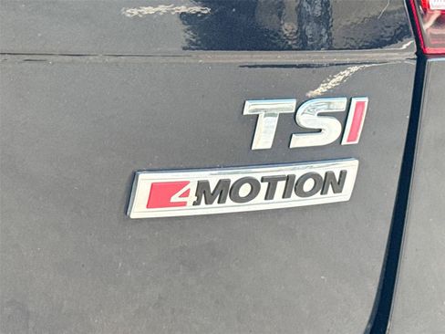 Used 2018 Volkswagen Tiguan SEL AWD/4WD image 22