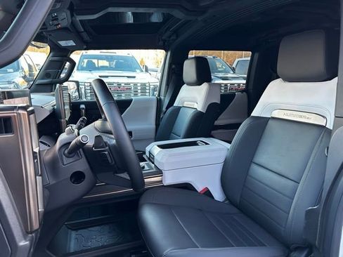 New 2024 GMC Hummer EV 2X w/ Extreme Off-Road Package image 16