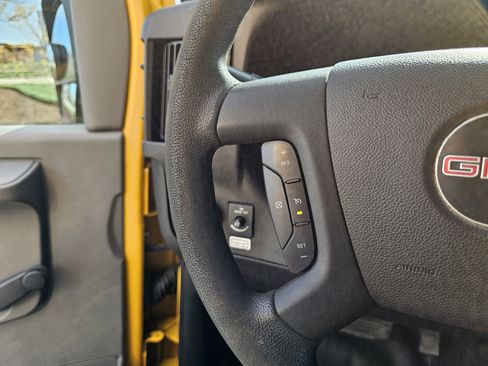 Used 2018 GMC Savana 3500 Extended w/ Driver Convenience Package RWD image 26