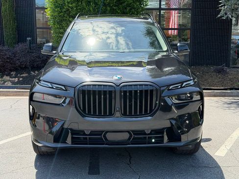Used 2023 BMW X7 xDrive40i w/ Premium Package AWD/4WD image 3