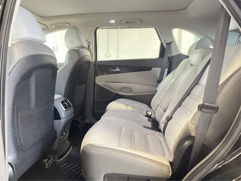 Used 2020 Kia Sorento SX image 10