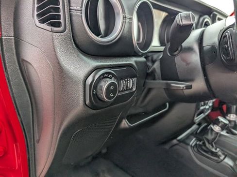 Used 2020 Jeep Gladiator Overland image 11