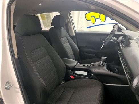 Used 2023 Honda HR-V LX image 11