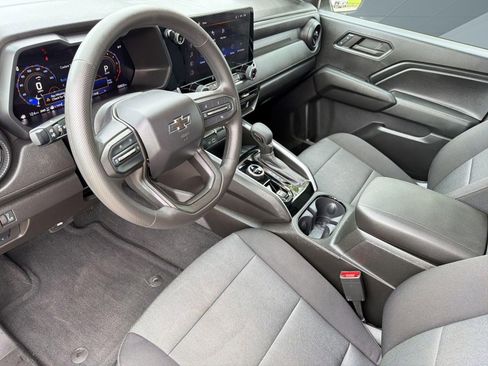 Certified 2024 Chevrolet Colorado Trail Boss w/ Technology Package AWD/4WD image 4