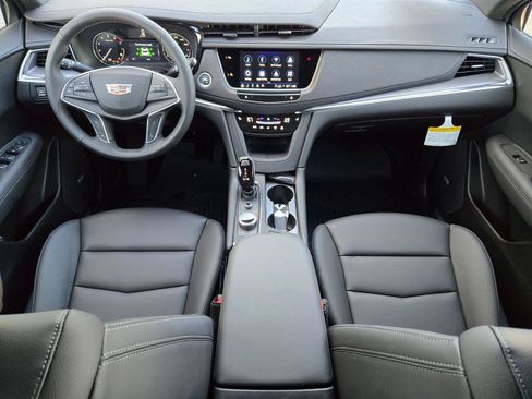 Used 2026 Cadillac XT5 Luxury w/ LPO, Floor Liner Package FWD image 12