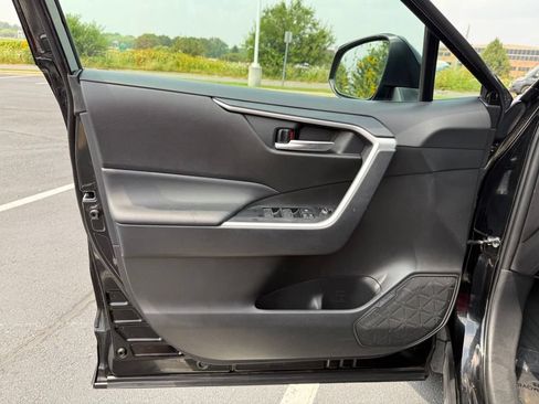 Certified 2025 Toyota RAV4 XLE AWD/4WD image 15