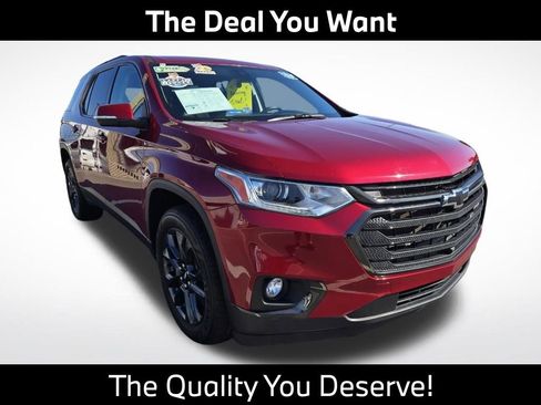 Used 2021 Chevrolet Traverse RS FWD image 1