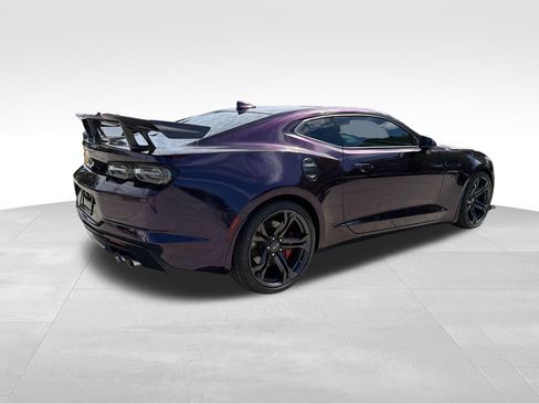 Used 2021 Chevrolet Camaro SS RWD image 8