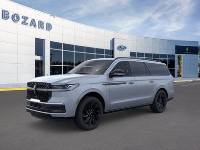 New 2025 Lincoln Navigator L Reserve w/ Jet Appearance Package