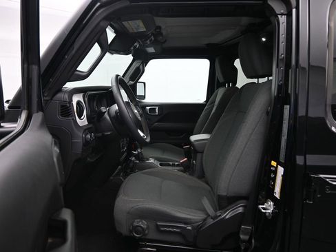 Used 2025 Jeep Wrangler Unlimited Sahara AWD/4WD image 22