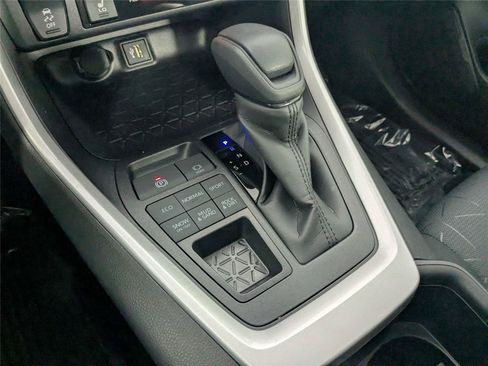 Used 2025 Toyota RAV4 XLE w/ Convenience Package AWD/4WD image 28