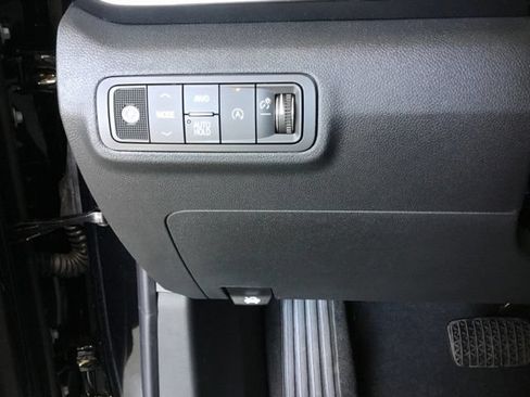 New 2027 GMC Terrain AT4 w/ Technology Package II AWD/4WD image 32