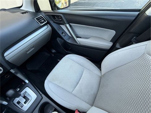 Used 2018 Subaru Forester 2.5i Premium w/ All-Weather Package AWD/4WD image 9