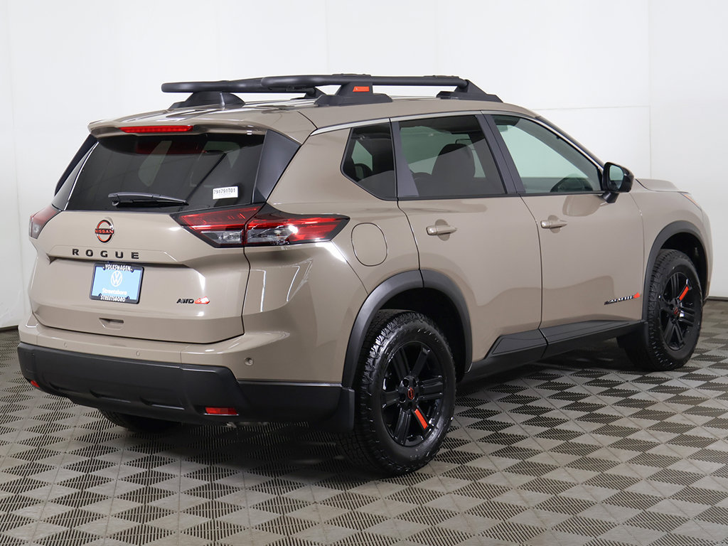 Used 2026 Nissan Rogue SV AWD/4WD image 9