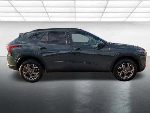 Certified 2025 Chevrolet Trax LT image 25