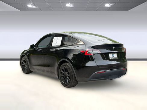 Used 2021 Tesla Model Y Long Range AWD/4WD image 3