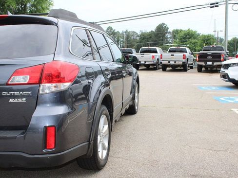 Used 2013 Subaru Outback 2.5i Limited w/ Moonroof Pkg AWD/4WD image 35