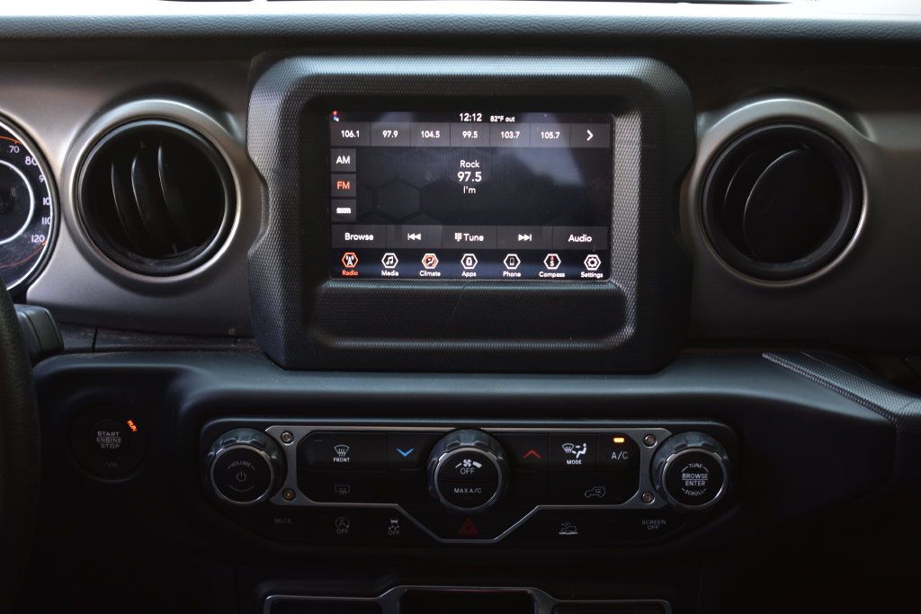 Used 2022 Jeep Wrangler Sport AWD/4WD image 31