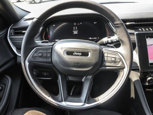 New 2025 Jeep Grand Cherokee Altitude image 26