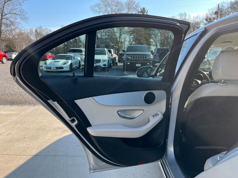 Used 2016 Mercedes-Benz C 300 4MATIC Sedan image 16