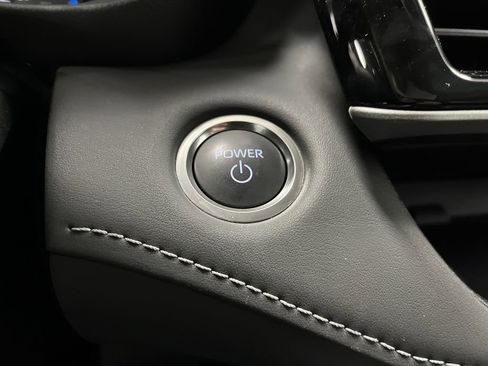 Used 2024 Toyota Highlander XLE image 23