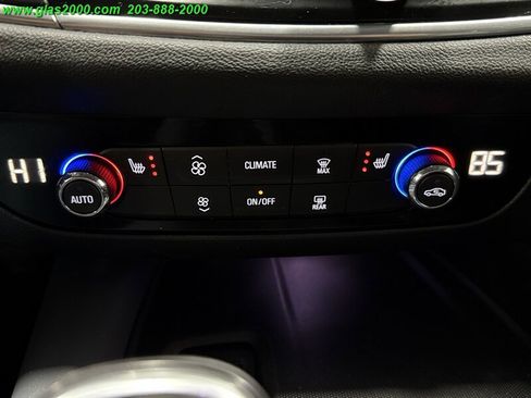 Used 2019 Buick Enclave Essence image 32