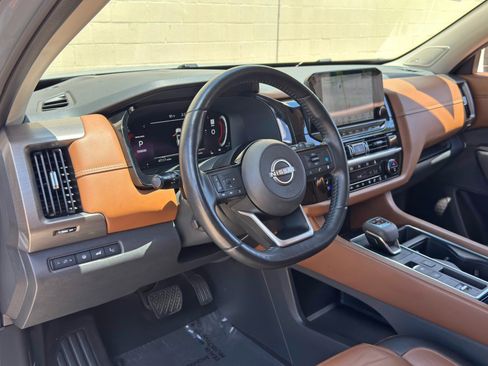 Used 2022 Nissan Pathfinder Platinum w/ Cargo Package FWD image 13