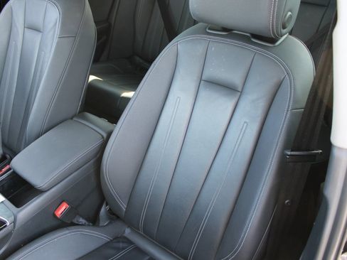 Used 2021 Audi A4 2.0T Premium w/ Convenience Package image 23