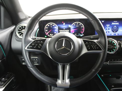 Used 2024 Mercedes-Benz GLB 250 image 8