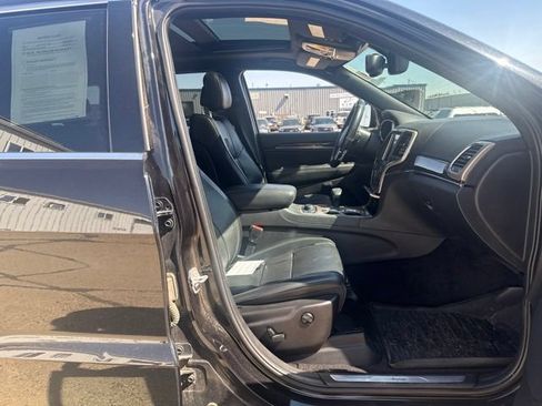 Used 2015 Jeep Grand Cherokee Overland AWD/4WD image 11