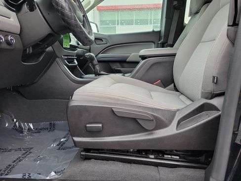 Used 2019 Chevrolet Colorado W/T w/ WT Convenience Package AWD/4WD image 16