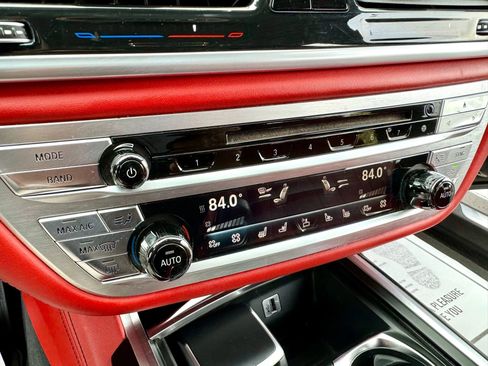 Used 2018 BMW 750i image 32